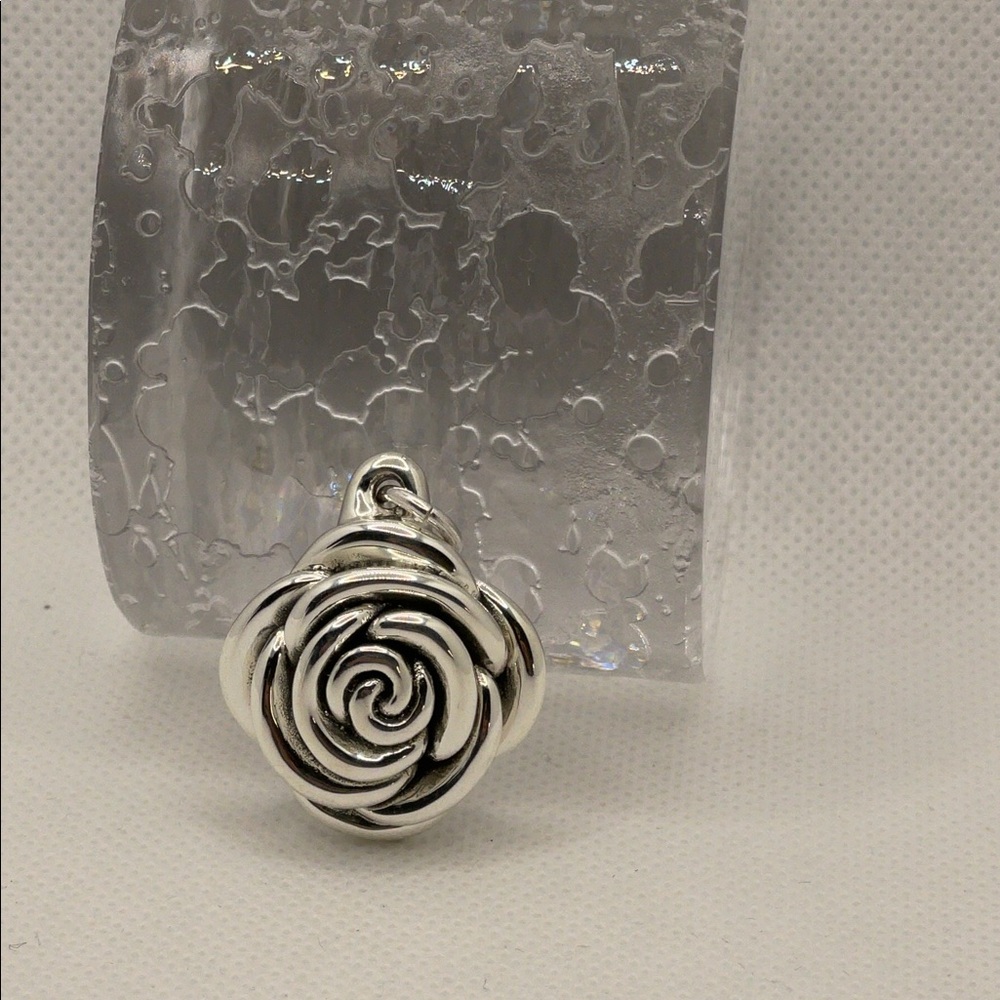 925 Sterling Silver Rose Pendant